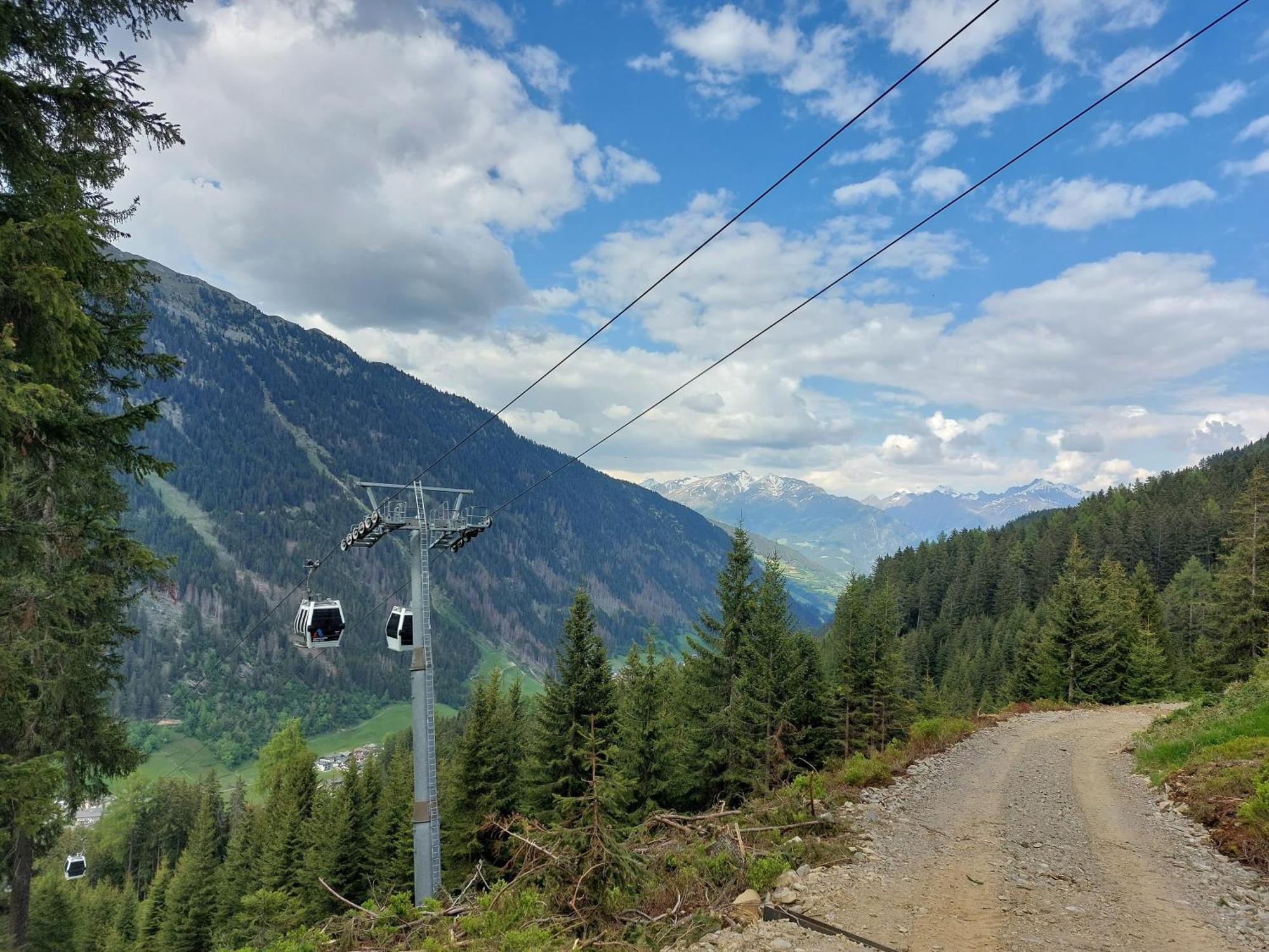 Blosegghof Bergchalets Waldblick Racines Zewnętrze zdjęcie